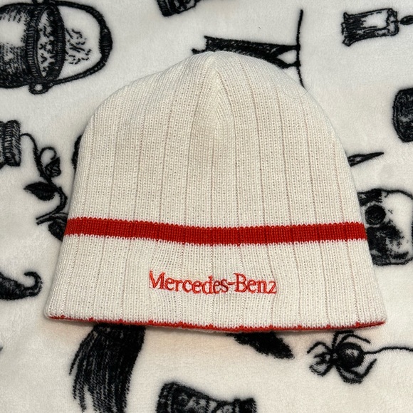 MERCEDES BENZ unisex reversible red and white beanie - Picture 2 of 4
